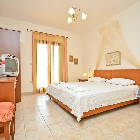 Apartahotel Anthi Naxos