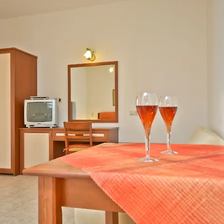 Apartahotel Anthi Naxos